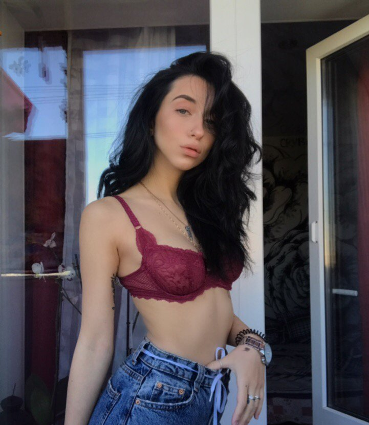 Надюша привлекальеная девушка из Орла цена от 3000 руб