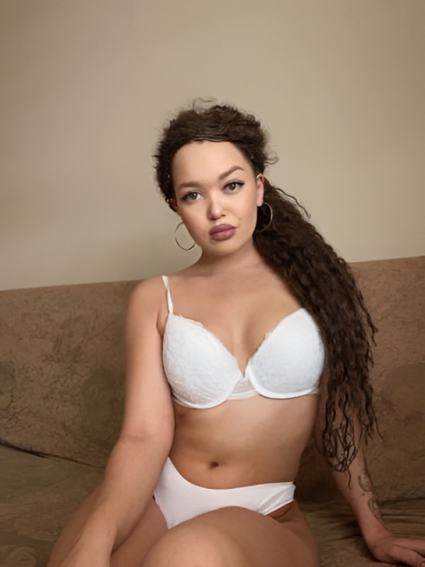 Леночка привлекательная девушка из Орла цена от 2000 руб