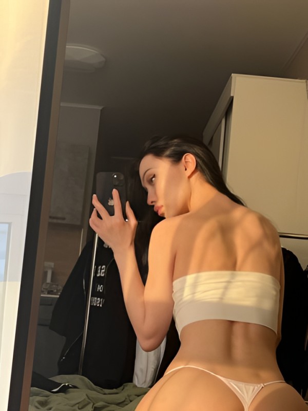 Лизочка привлекательная девушка из Орла цена от 3000 руб