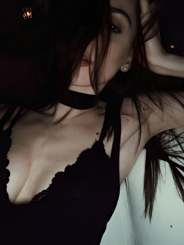 Ярослава привлекательная девушка из Орла цена от 2500 руб